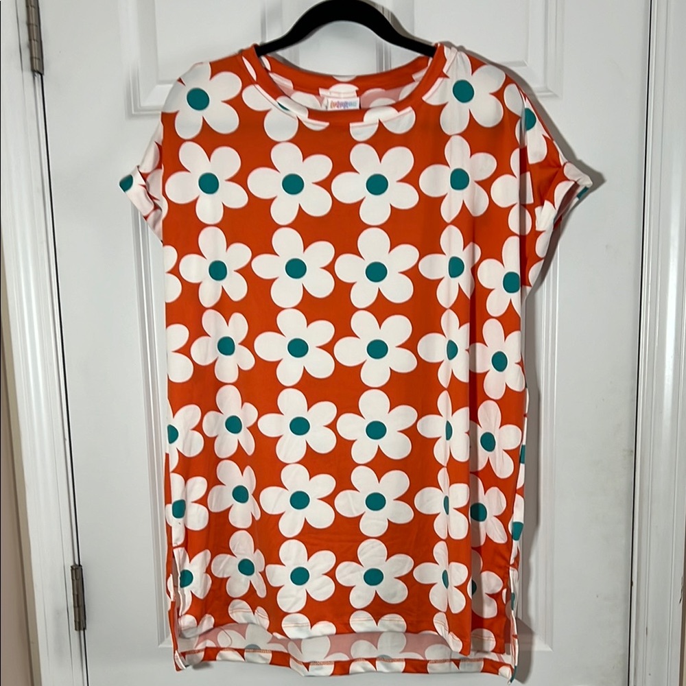 LuLaRoe Leah top. NWT Size M